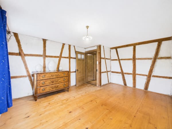 Immobilie in Rickenbach Zh - Historisches Fachwerkhaus auf 1'706 m² Grundstück mit Entwicklungspotenzial - Bild 3