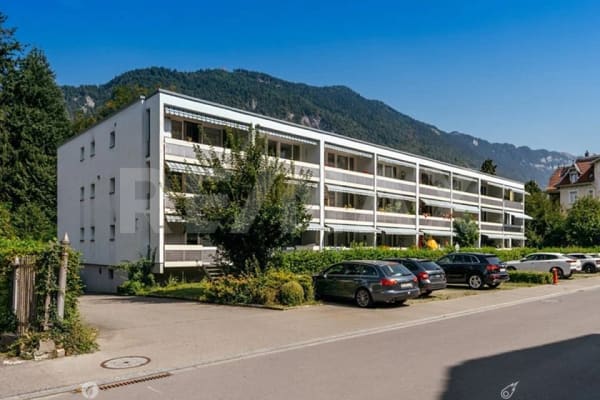 Immobilie in Interlaken - Gepflegte 2.5-Zimmer-Wohnung mit Balkon und Aussenparkplatz (Erstwohnsitz) - Bild 0