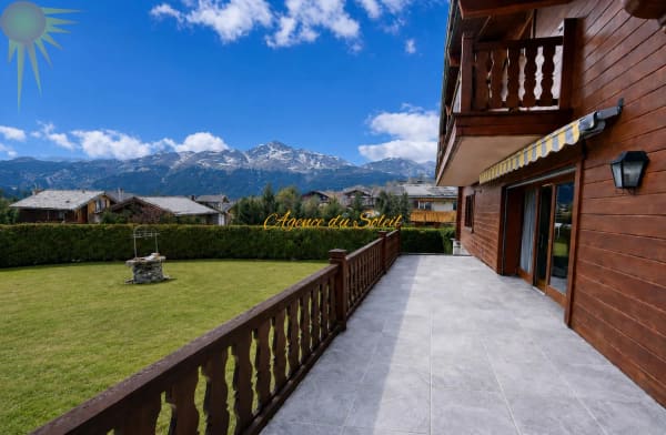 Immobilie in Crans Vs - En Exclusivité ! Superbe chalet de 8.5 pièces en bordure du golf Ballesteros à Crans ! - Bild 1