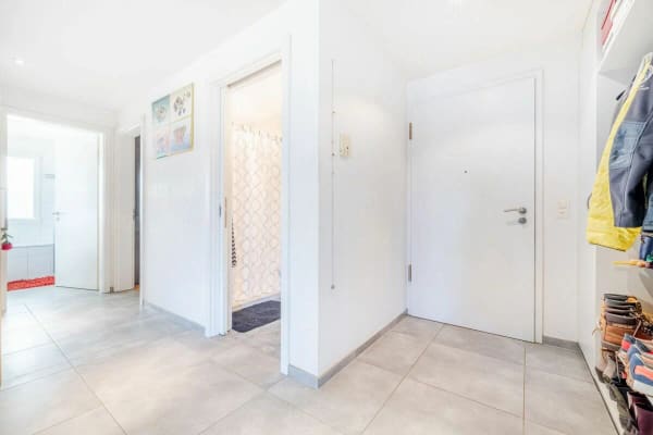 Immobilie in Münsterlingen - SEENAH WOHNEN: GROSSZÜGIGE 4.5-ZIMMER-WOHNUNG MIT GEDECKTER TERRASSE - Bild 1