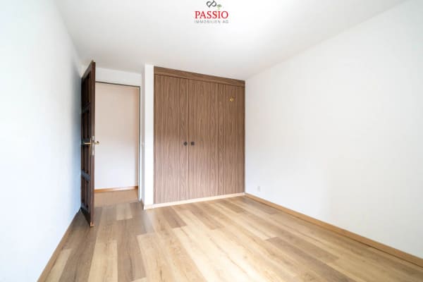 Immobilie in Les Prés-d'orvin - Charmante 4.5-Zimmer-Wohnung mit Cheminée und Alpenblick - Bild 10