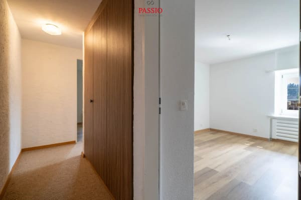 Immobilie in Les Prés-d'orvin - Charmante 4.5-Zimmer-Wohnung mit Cheminée und Alpenblick - Bild 8