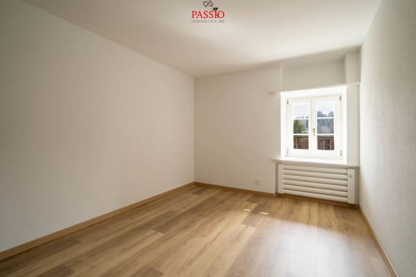 Immobilie in Les Prés-d'orvin - Charmante 4.5-Zimmer-Wohnung mit Cheminée und Alpenblick - Bild 9
