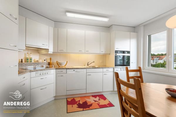 Immobilie in Seuzach - Helle 4.5-Zi.-Wohnung im 2. OG mit Lift und Bastelraum an zentraler La - Bild 3