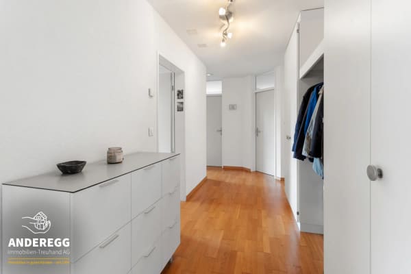 Immobilie in Seuzach - Helle 4.5-Zi.-Wohnung im 2. OG mit Lift und Bastelraum an zentraler La - Bild 5