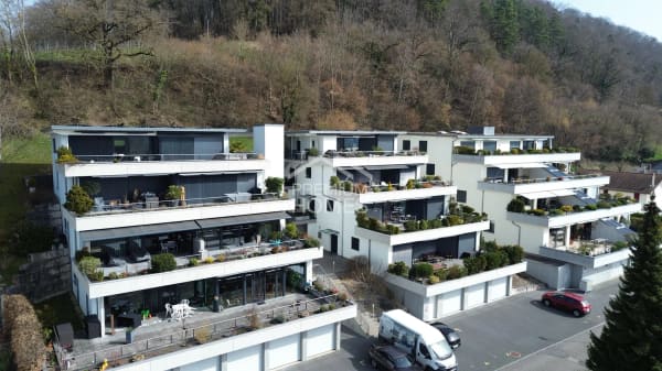 Immobilie in Gampelen - Exklusives Wohnerlebnis mit Panoramablick - Bild 0