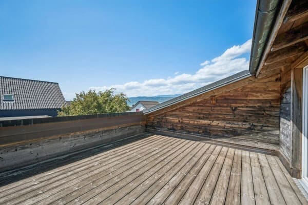 Immobilie in Mörigen - Attraktives 5,5-Zimmer Chalet in Mörigen BE mit Sicht auf den Bielersee - Bild 1