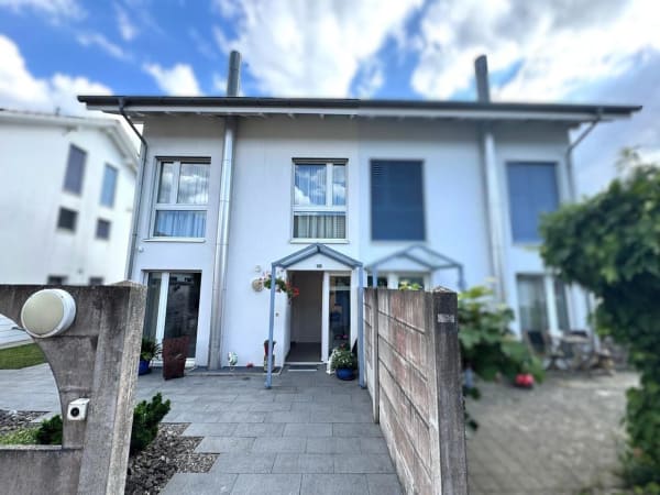 Immobilie in Deitingen - Reiheneinfamilienhaus mit Pool, Wintergarten und Partyraum - Bild 0