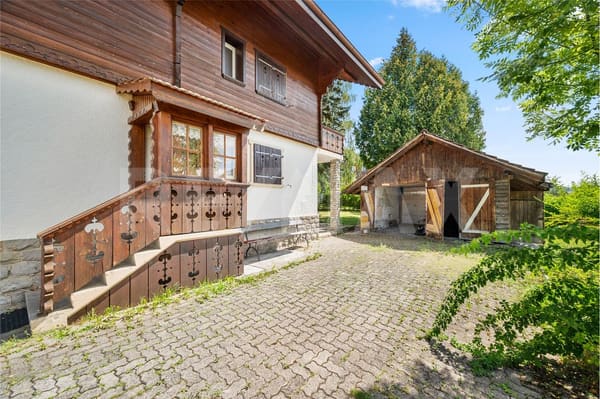 Immobilie in Giffers - Magnifique grand chalet offrant un grand potentiel au cur de Giffers - Bild 2