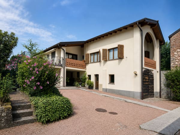 Immobilie in S. Pietro - Stabio San Pietro: Affascinante casa unifamiliare 3.5 locali con giardino privato e vista aperta - Bild 0