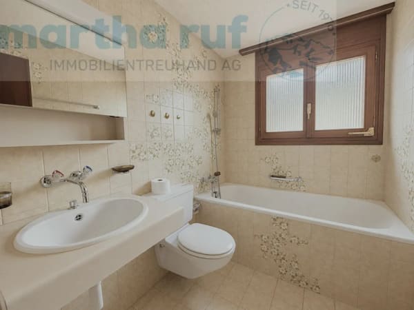 Immobilie in Wilderswil - Behagliche 2.5- Zimmer Ferienwohnung mit CheminÃ©e und Balkon - Bild 4