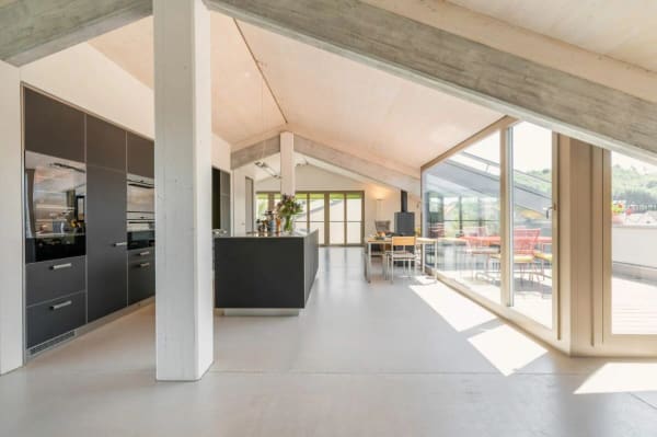 Immobilie in Brugg Ag - Exklusives Penthouse im obersten Stockwerk mit zwei Terrassen, Ã¼berwiegend offener Grundriss mit rund 181 m2 - Bild 1
