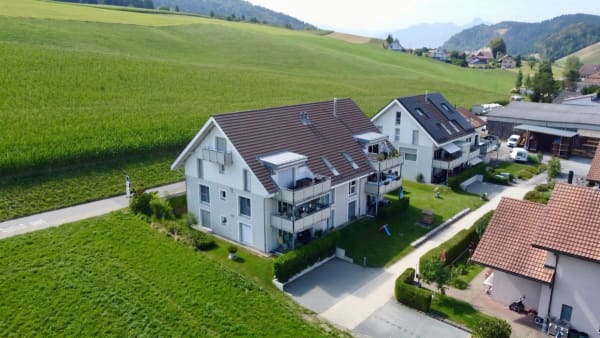 Immobilie in Konolfingen - 5.5-Zimmer-Maisonette: 146 m² Wohnkomfort mit Galerie, Terrasse und Weitsicht - Bild 1
