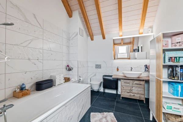 Immobilie in Konolfingen - 5.5-Zimmer-Maisonette: 146 m² Wohnkomfort mit Galerie, Terrasse und Weitsicht - Bild 9