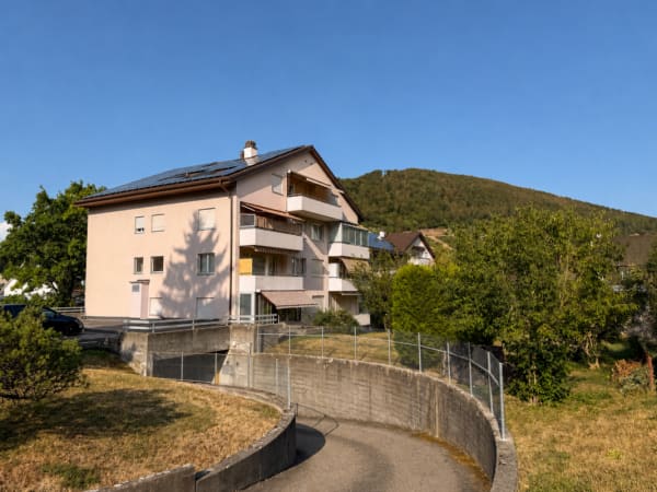 Immobilie in Oberdorf Bl - Raum für Ihre Ideen: Helle 3.5-Zimmer-Eckwohnung in Oberdorf BL - Bild 0