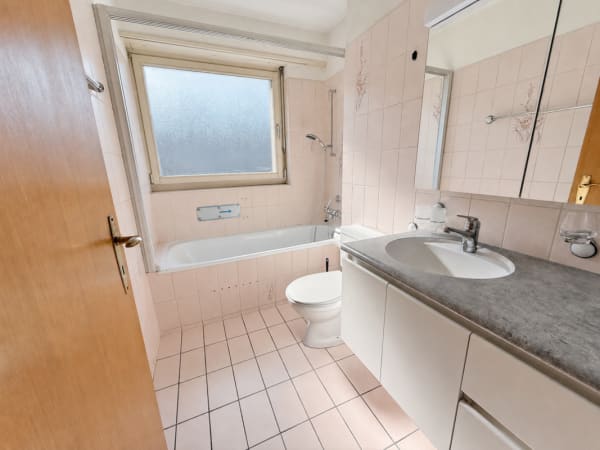 Immobilie in Oberdorf Bl - Raum für Ihre Ideen: Helle 3.5-Zimmer-Eckwohnung in Oberdorf BL - Bild 6