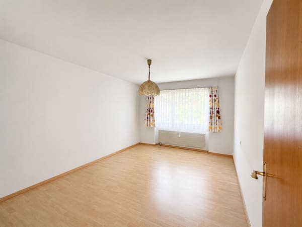 Immobilie in Oberdorf Bl - Raum für Ihre Ideen: Helle 3.5-Zimmer-Eckwohnung in Oberdorf BL - Bild 7