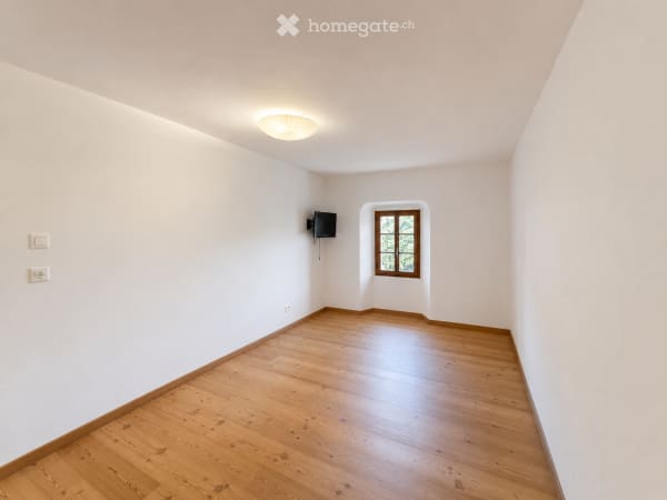 Immobilie in Madulain - Elegant Alpine Apartment in an Authentic Engadine House - Bild 5