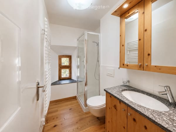 Immobilie in Madulain - Elegant Alpine Apartment in an Authentic Engadine House - Bild 6