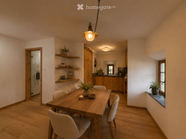 Immobilie in Madulain - Elegant Alpine Apartment in an Authentic Engadine House - Bild 8