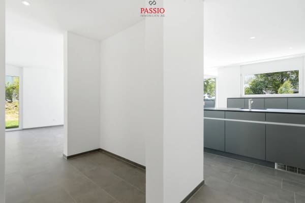 Immobilie in Schalunen - Exklusives 6.5-Zimmer-Doppeleinfamilienhaus mit grosszÃ¼gigem Garten - Bild 12