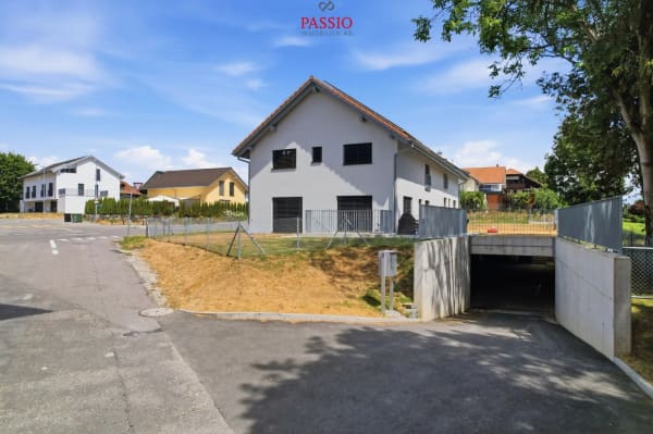Immobilie in Schalunen - Exklusives 6.5-Zimmer-Doppeleinfamilienhaus mit grosszÃ¼gigem Garten - Bild 2