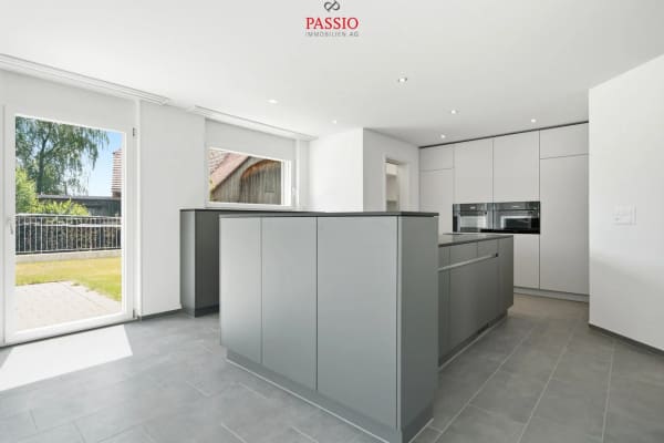 Immobilie in Schalunen - Exklusives 6.5-Zimmer-Doppeleinfamilienhaus mit grosszÃ¼gigem Garten - Bild 3