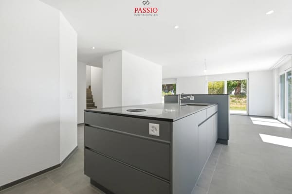 Immobilie in Schalunen - Exklusives 6.5-Zimmer-Doppeleinfamilienhaus mit grosszÃ¼gigem Garten - Bild 7