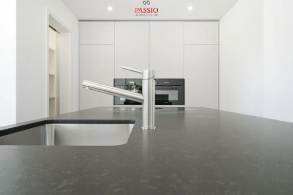 Immobilie in Schalunen - Exklusives 6.5-Zimmer-Doppeleinfamilienhaus mit grosszÃ¼gigem Garten - Bild 9