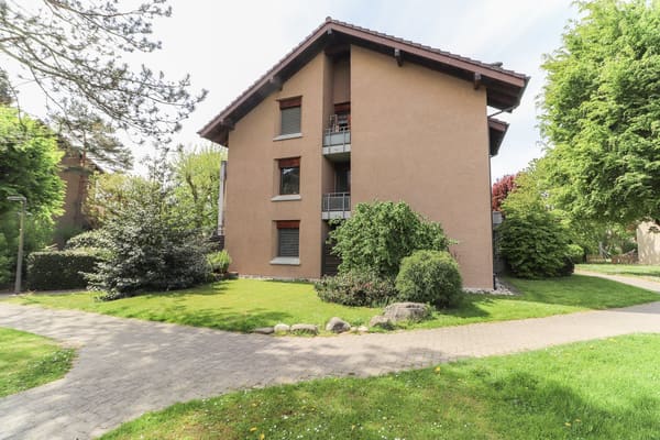 Immobilie in Fraubrunnen - Frisch sanierte 4.5 -Zimmer-Wohnung mit Einstellhallenplatz, Bastelraum- und Kellerabteil - Bild 1