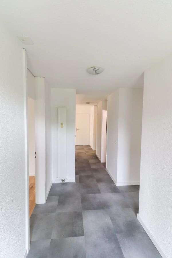 Immobilie in Fraubrunnen - Frisch sanierte 4.5 -Zimmer-Wohnung mit Einstellhallenplatz, Bastelraum- und Kellerabteil - Bild 12