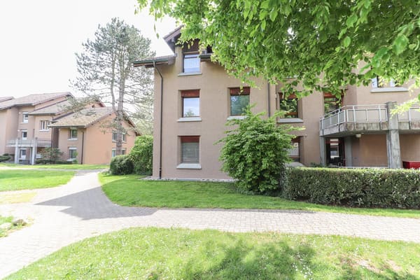 Immobilie in Fraubrunnen - Frisch sanierte 4.5 -Zimmer-Wohnung mit Einstellhallenplatz, Bastelraum- und Kellerabteil - Bild 2