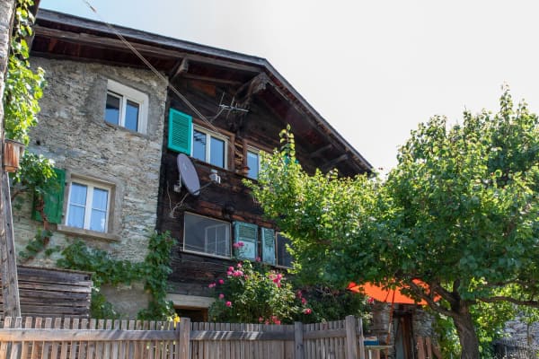Immobilie in Hohtenn - 3.5-Zimmer-Wohnung in Hohtenn â€“ Historischer Charme mit eigenem Garten - Bild 0