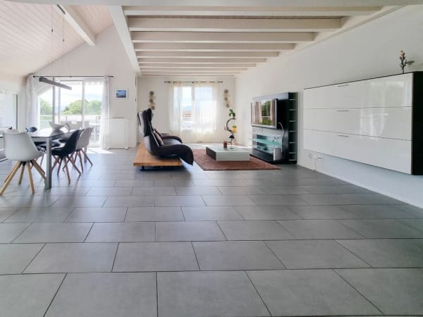 Immobilie in Genolier - Appartement duplex lumineux avec balcon dans un cadre résidentiel privilégié - Bild 1