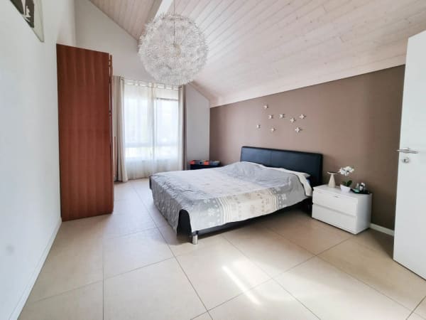 Immobilie in Genolier - Appartement duplex lumineux avec balcon dans un cadre résidentiel privilégié - Bild 4