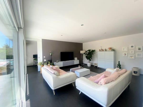 Immobilie in Prez-vers-noréaz - Magnifique maison d'architecte avec piscine et garage double - Bild 2