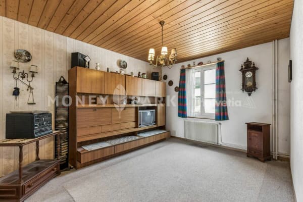 Immobilie in Langenthal - 6-Zimmer-DoppelhaushÃ¤lfte mit viel Potenzial - Bild 4