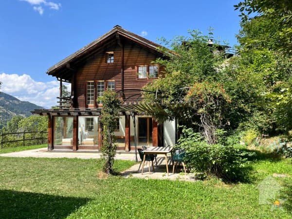 Immobilie in Vissoie - Spacieux chalet de caractère avec belle véranda et magnifique jardin - Bild 1