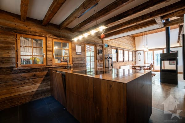 Immobilie in Vissoie - Spacieux chalet de caractère avec belle véranda et magnifique jardin - Bild 2