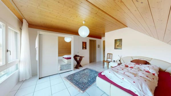 Immobilie in Wiler B. Seedorf - 3,5 Zimmer, viel Licht und eine Galerie zum Verlieben - Bild 15