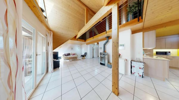 Immobilie in Wiler B. Seedorf - 3,5 Zimmer, viel Licht und eine Galerie zum Verlieben - Bild 2