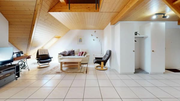 Immobilie in Wiler B. Seedorf - 3,5 Zimmer, viel Licht und eine Galerie zum Verlieben - Bild 3