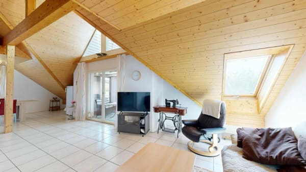 Immobilie in Wiler B. Seedorf - 3,5 Zimmer, viel Licht und eine Galerie zum Verlieben - Bild 4