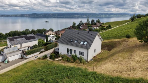 Immobilie in Vaumarcus - Maison rÃ©cente de trois appartements avec vue sur le lac - Bild 0