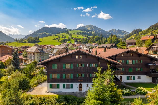 Immobilie in Zweisimmen - Erst- oder Zweitwohnsitz an zentraler Dorflage mit Bergpanorama - Bild 1