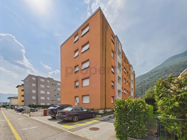 Immobilie in Bellinzona - Elegante appartamento rinnovato con balcone - Bild 0