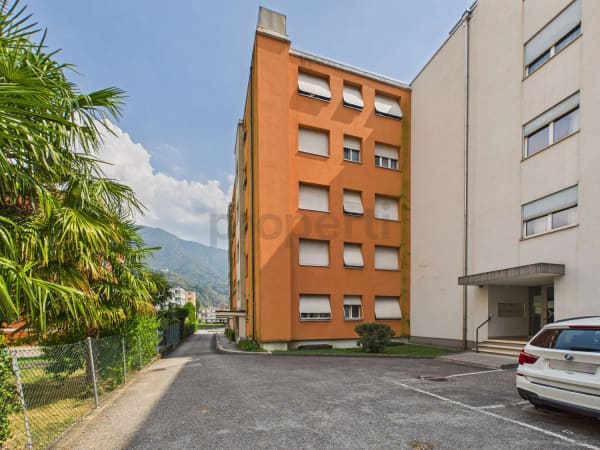Immobilie in Bellinzona - Elegante appartamento rinnovato con balcone - Bild 8