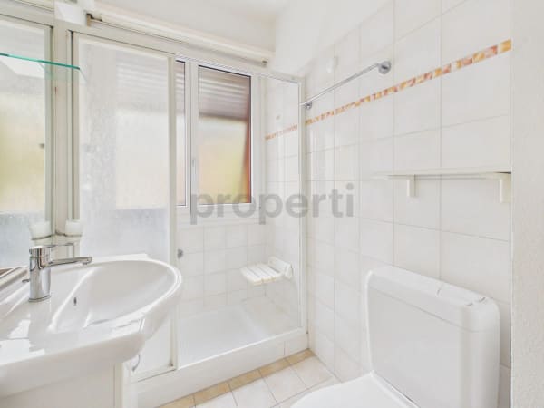 Immobilie in Bellinzona - Elegante appartamento rinnovato con balcone - Bild 9