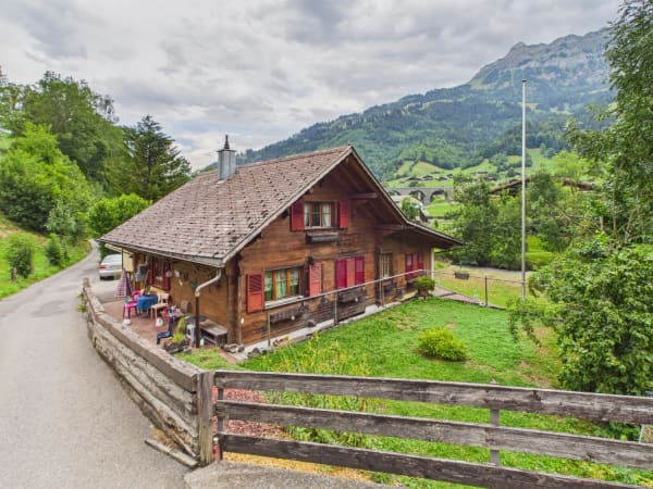 Immobilie in Frutigen - Wohntraum mit Charakter und vielseitigem Gestaltungspotenzial - Bild 0