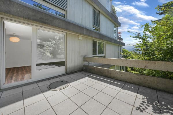 Immobilie in Niederteufen - Wohnen wie im Einfamilienhaus! Riesige, gepflegte Maisonette-Wohnung mit Alpsteinpanorama und Schwimmbad - Bild 13